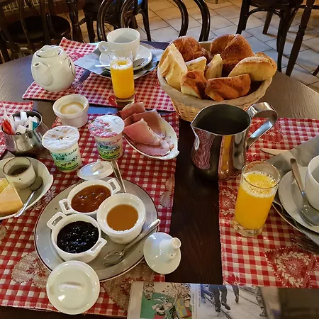 Au Vieux Moulin Отель Лапутруа