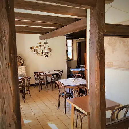 Au Vieux Moulin Отель Лапутруа